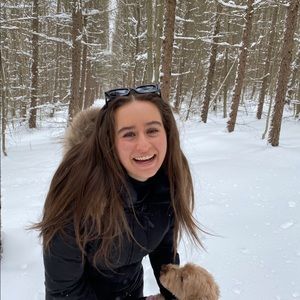 Meet your Posher, Alyssa